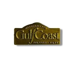 Vintage Gulf Coast Plastic Lapel Pin Goldtone Mississippi Gulfport Biloxi 1.2"